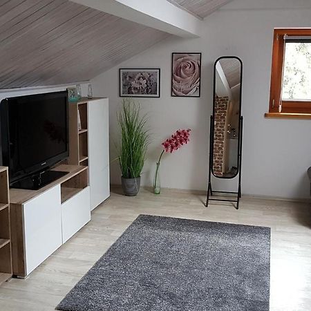 Kleine Gemuetliche Mansardenwohnung Im Suedosten Muenchens Assling Eksteriør billede