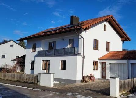 Kleine Gemuetliche Mansardenwohnung Im Suedosten Muenchens Assling Eksteriør billede